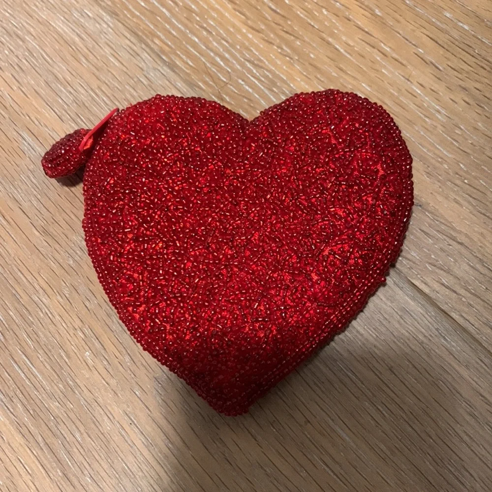 Heart shaped beaded zippered coin purse